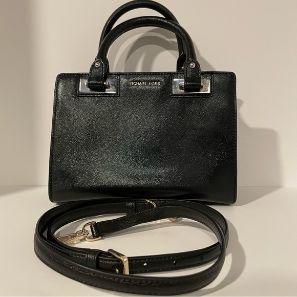 Michael Kors shoulder or Crossbody bag excellent condition! - Picture 1 of 9